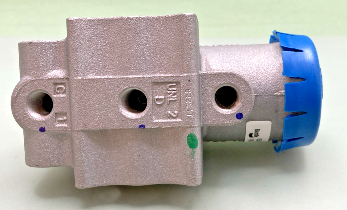 New Genuine Bendix 065018 Governor Valve - 1/8"-27 NPT, Non-Adjustable