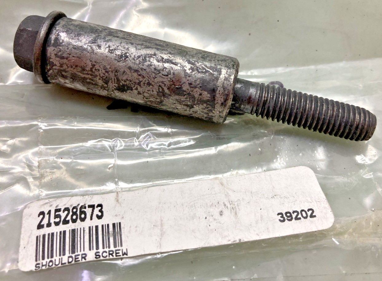 New Replaces Volvo 21528673 Shoulder Screw