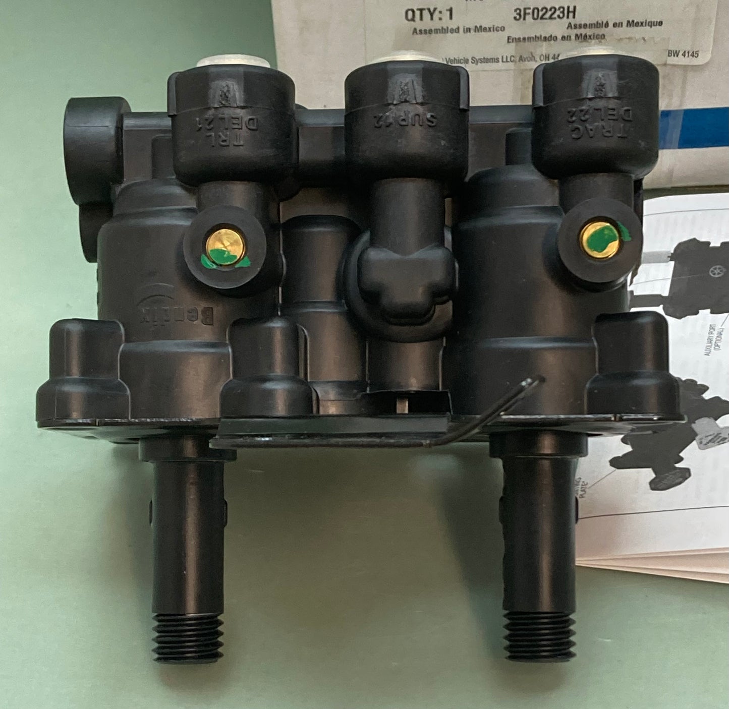 New Genuine Bendix K035691 MV3 DASH VALVE