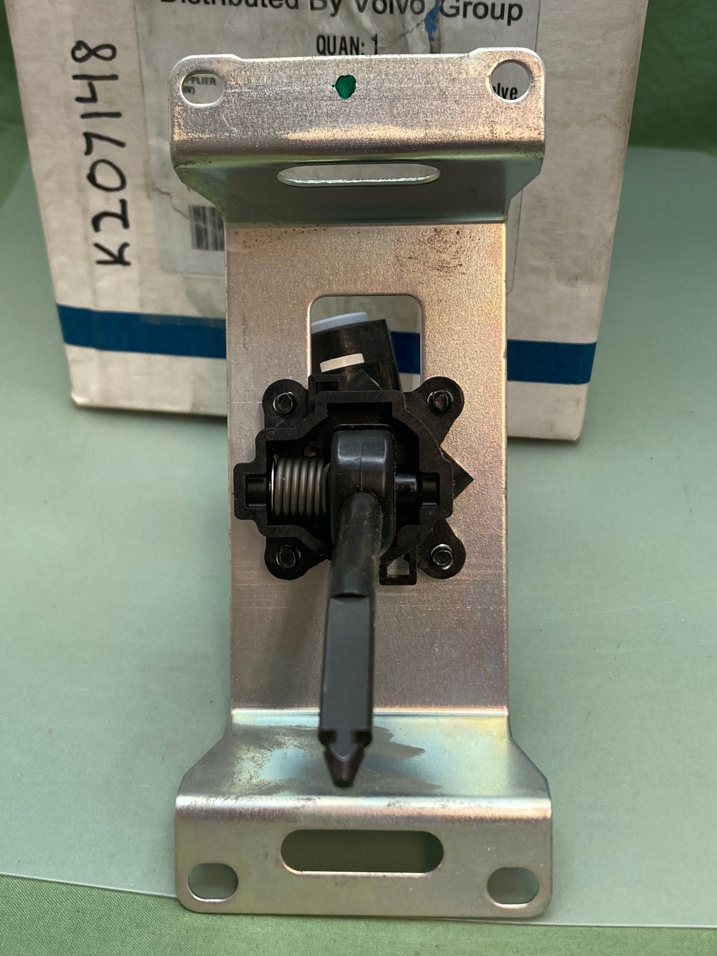 New Genuine Bendix K207148 Trailer Brake Control Valve Volvo 24019006