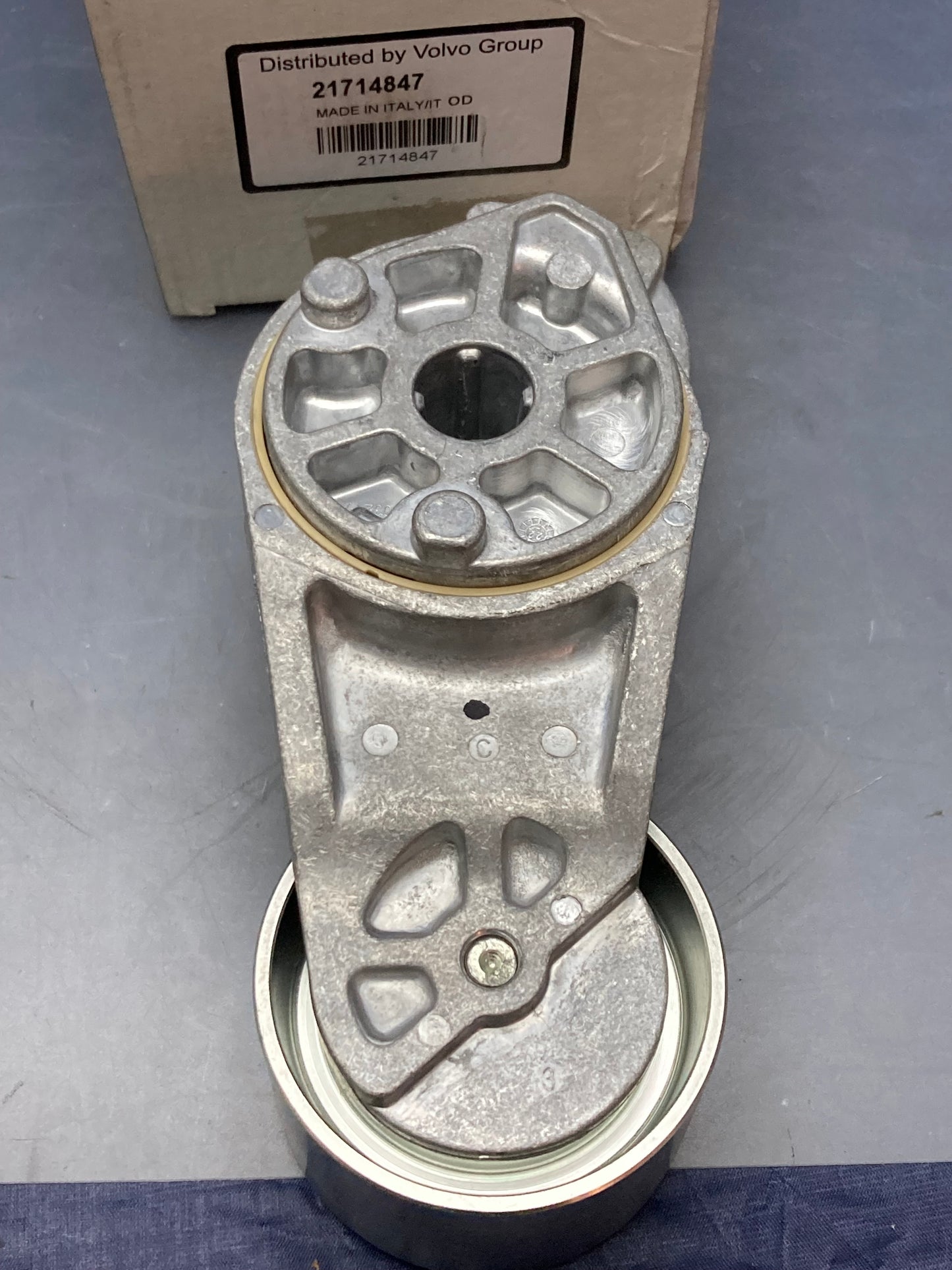 New Genuine Volvo 21714847 Belt Tensioner