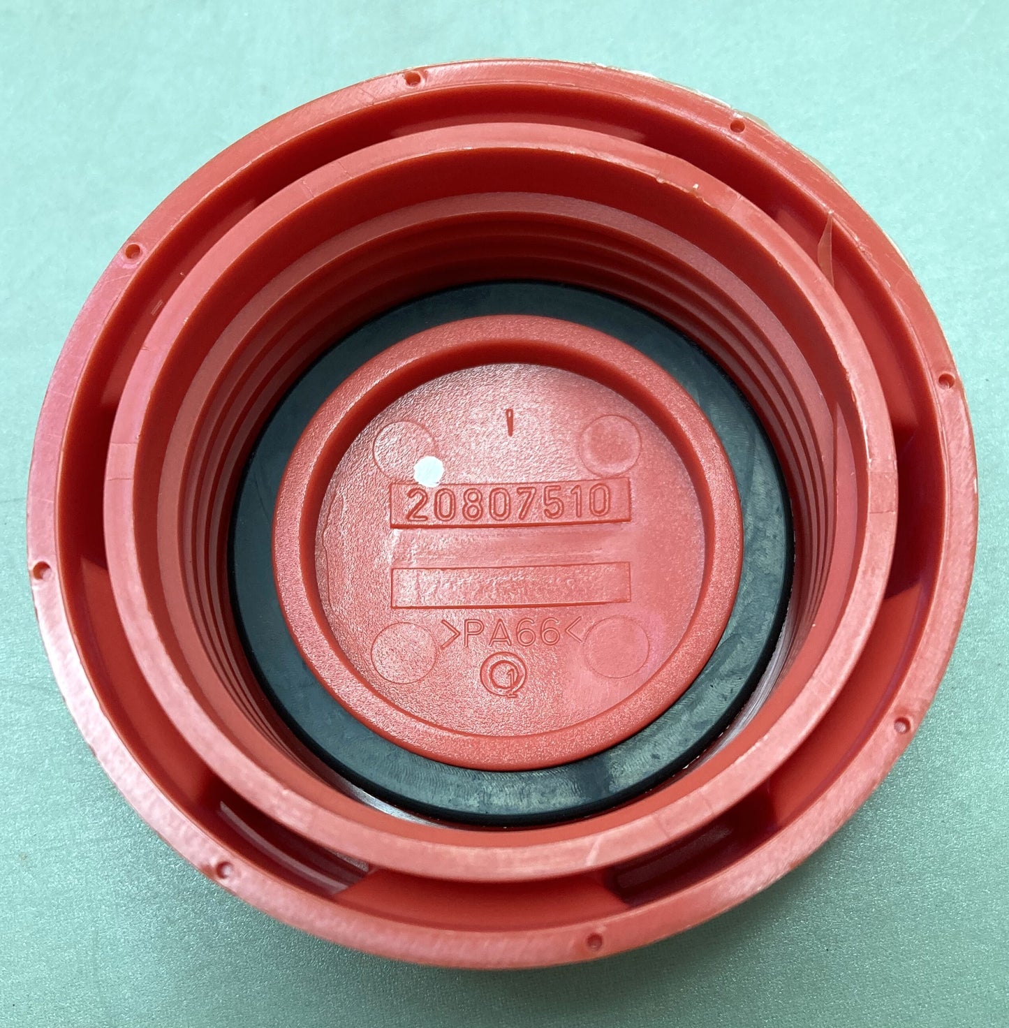 New Genuine Volvo 20807510 Oil Filter Cap