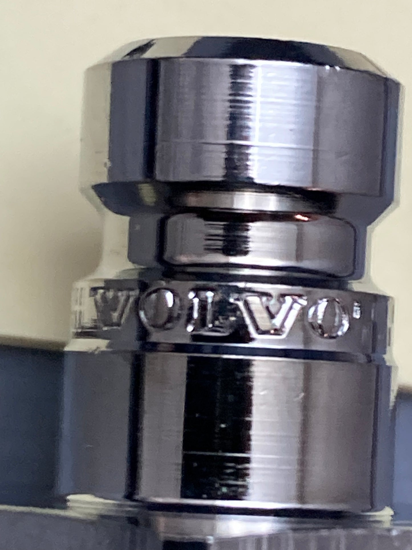 New Genuine Volvo 1676622 Coolant Drain Valve