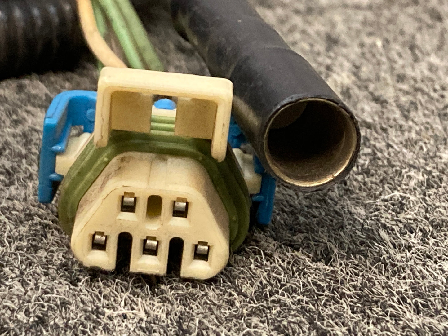 International 3530648C94 HARNESS BODY ACCESSORIES LEFT