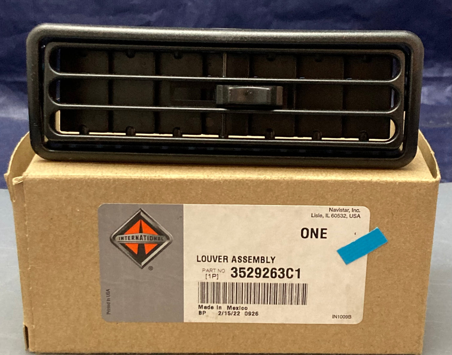New Genuine International 3529263C1 Louver Vent Assembly