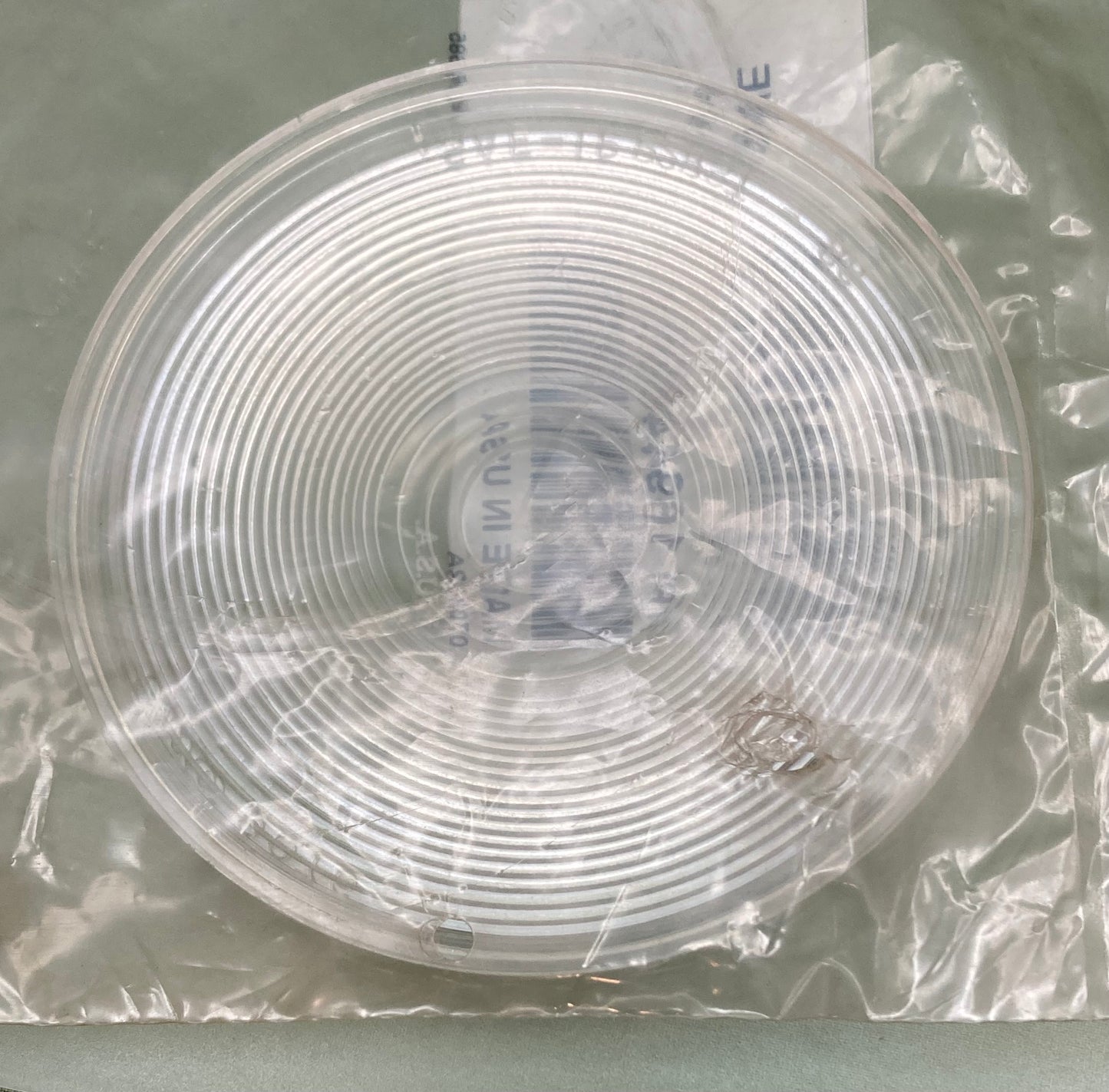 New Genuine International 1694408C1 Dome Light Lens Flood Light