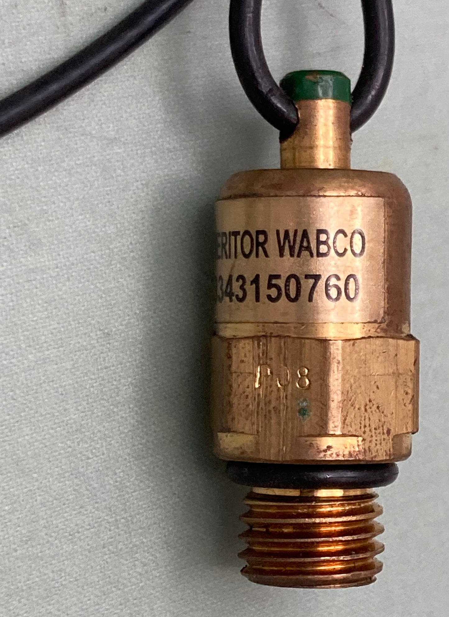 New Genuine Wabco 23038238 Engine Oil Drain Valve