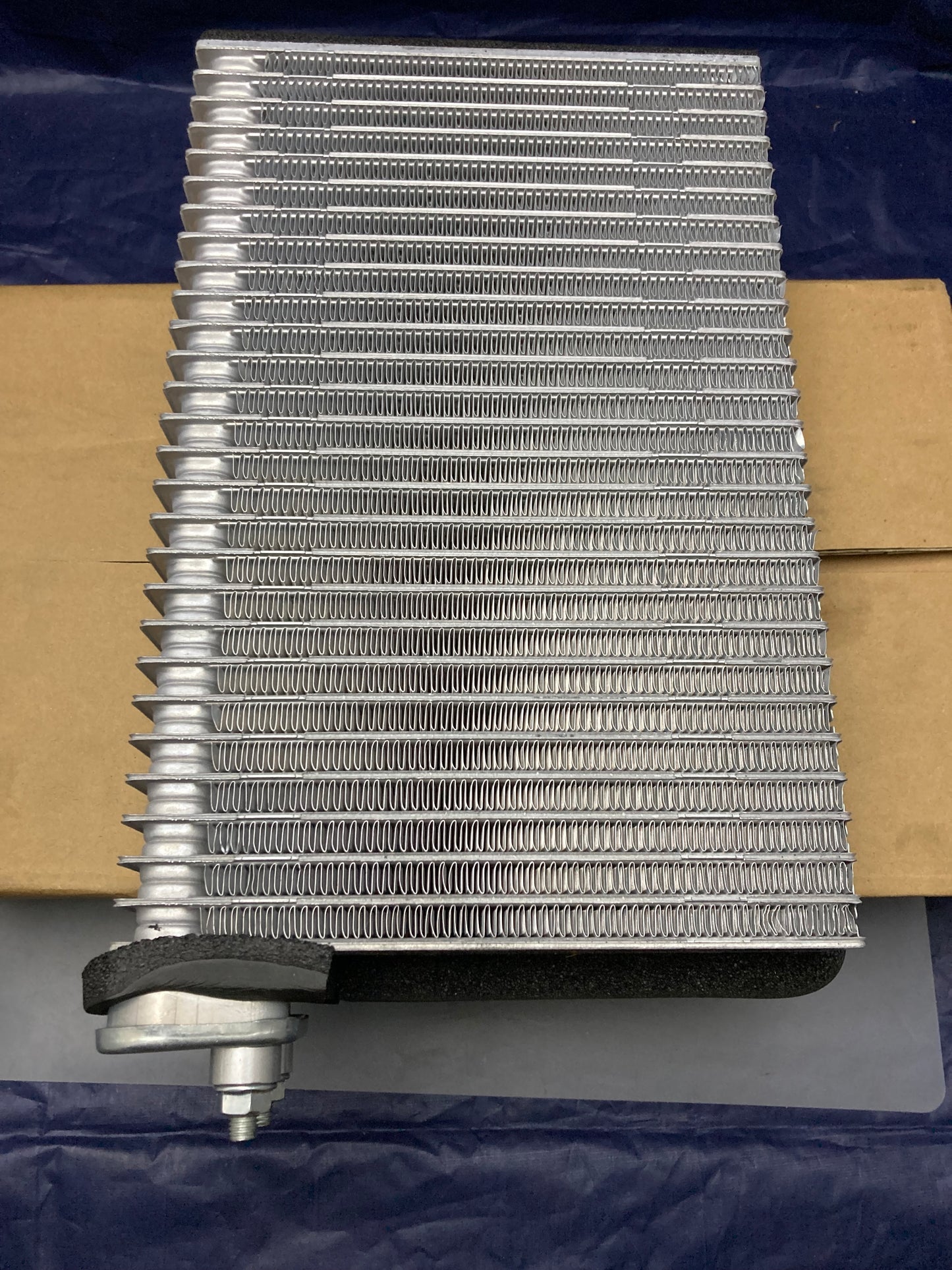 New Genuine International 2602544C1 Evaporator