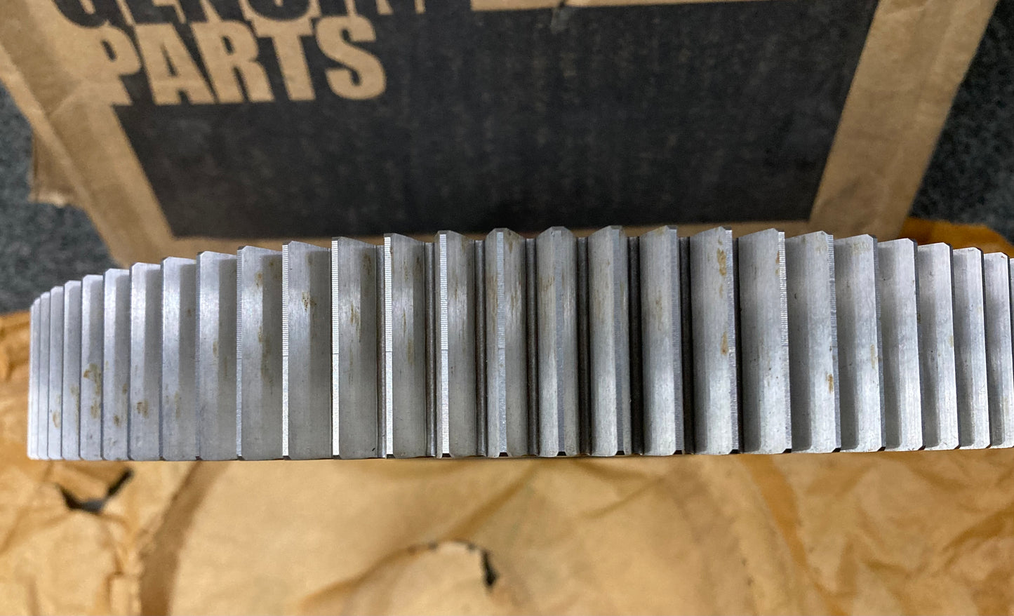 New Genuine Cummins 3073343 Camshaft Gear