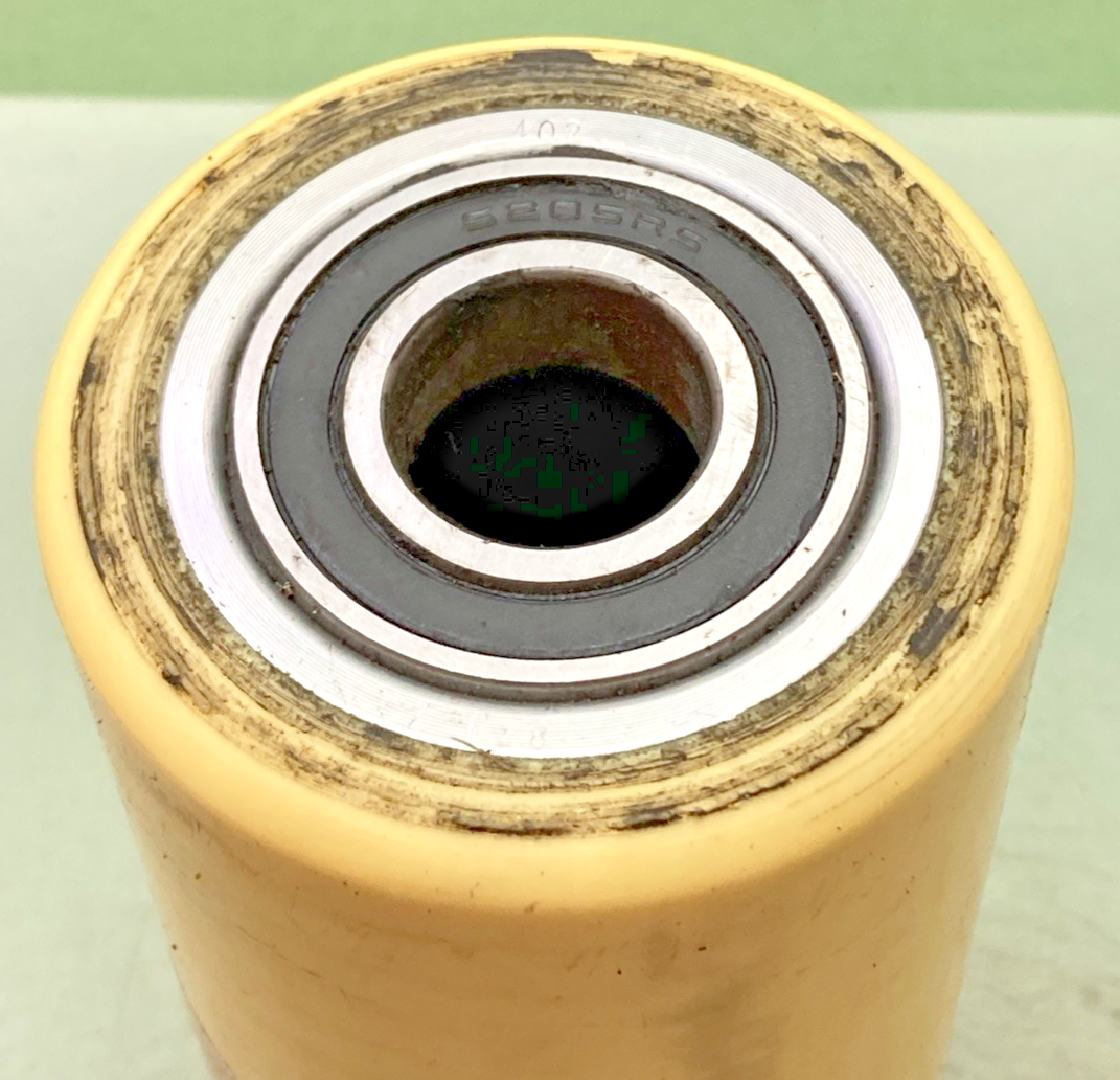 Replaces Hyster 2039298 Wheel with Bearings