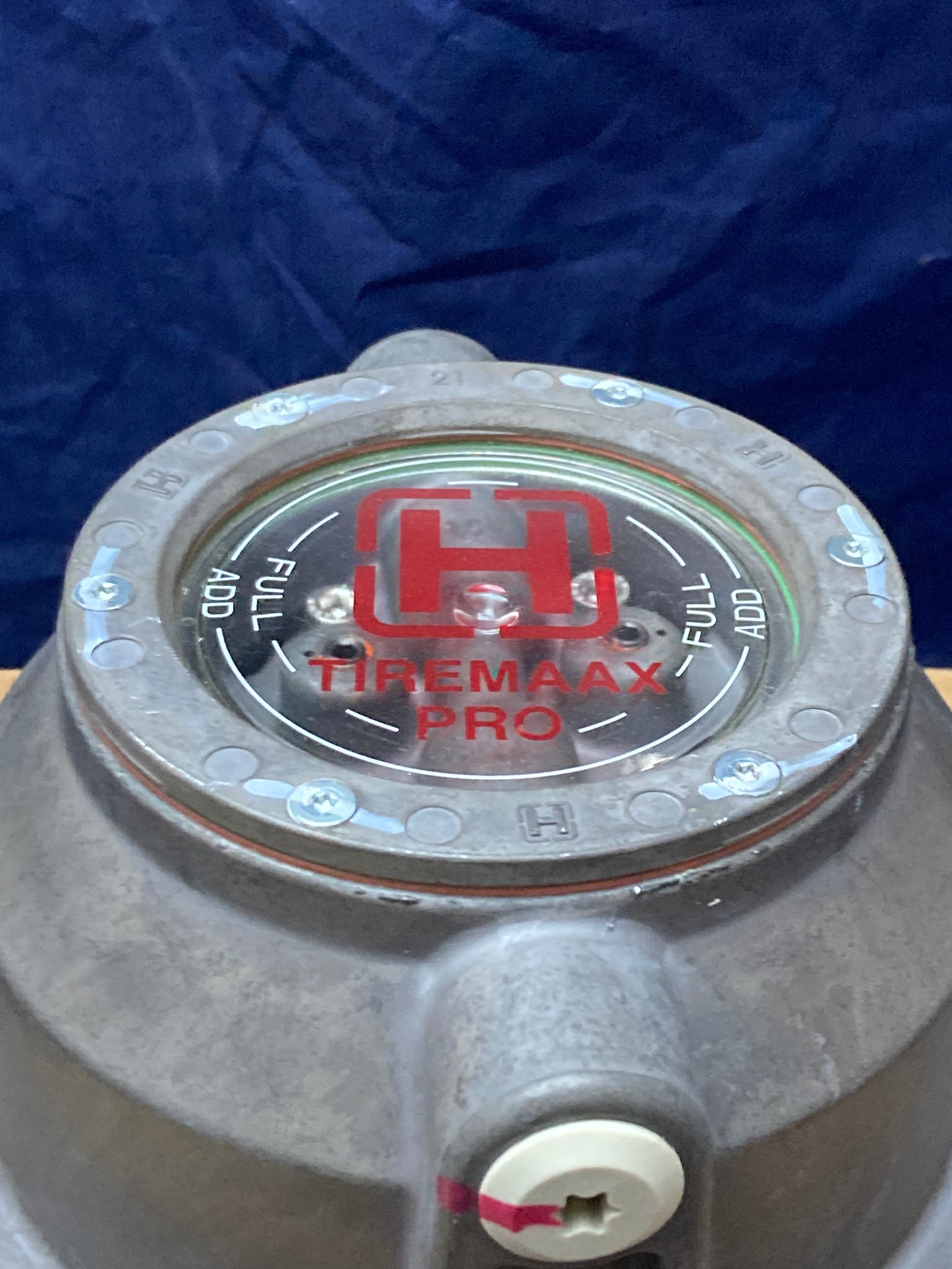 Hendrickson VS-32056-1 Wheel Hub Cap Bolt On New Genuine