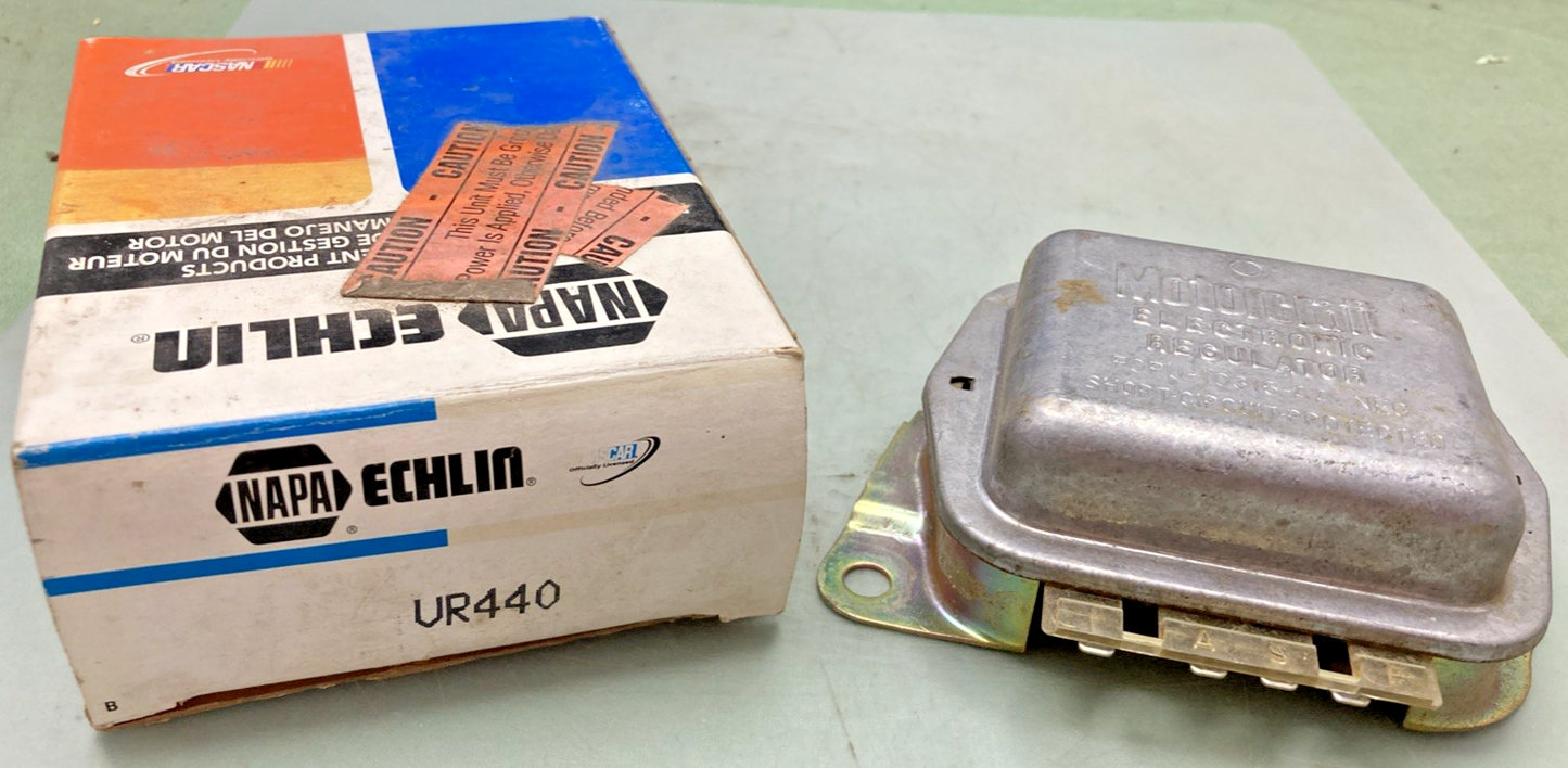 New Genuine Napa Echlin UR440 Voltage Regulator