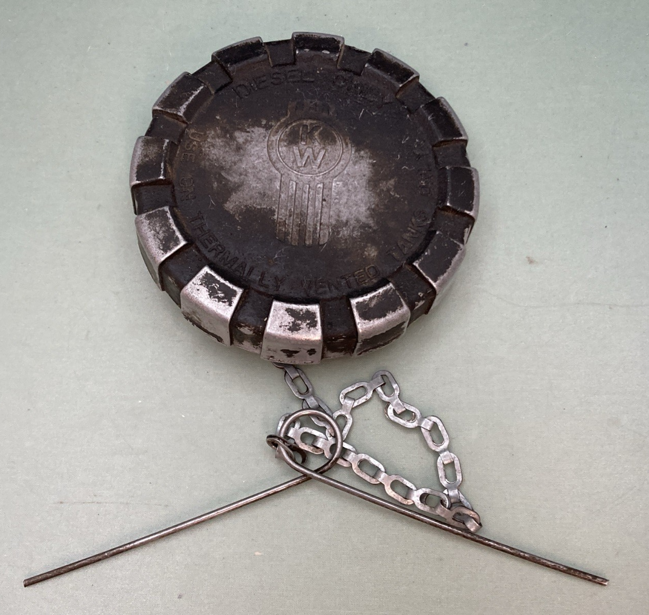 Kenworth K22-100 60000330 Fuel Tank Cap