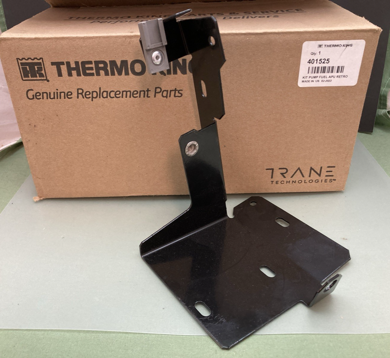New Genuine Thermo King 401525 Fuel Pump bracket only