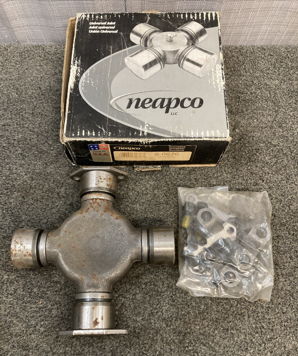 New Genuine Neapco 6-0676 Universal Joint