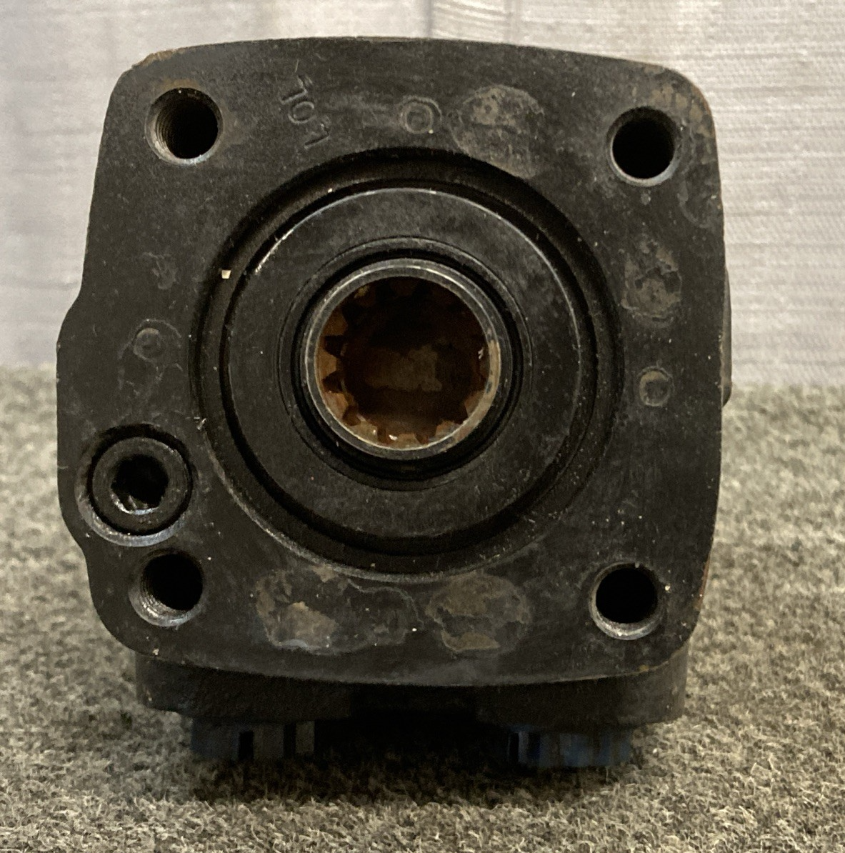 Eaton 2121006-002 14.1 Cu. Inch Closed Center Steering Valve – 6 Series