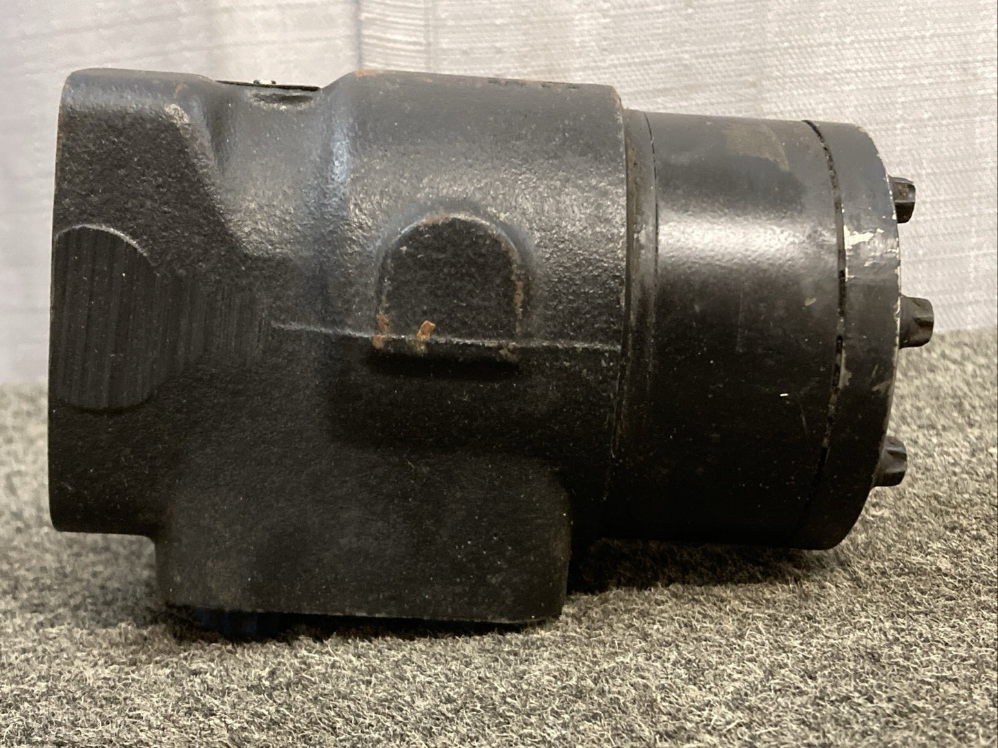 Eaton 2121006-002 14.1 Cu. Inch Closed Center Steering Valve – 6 Series