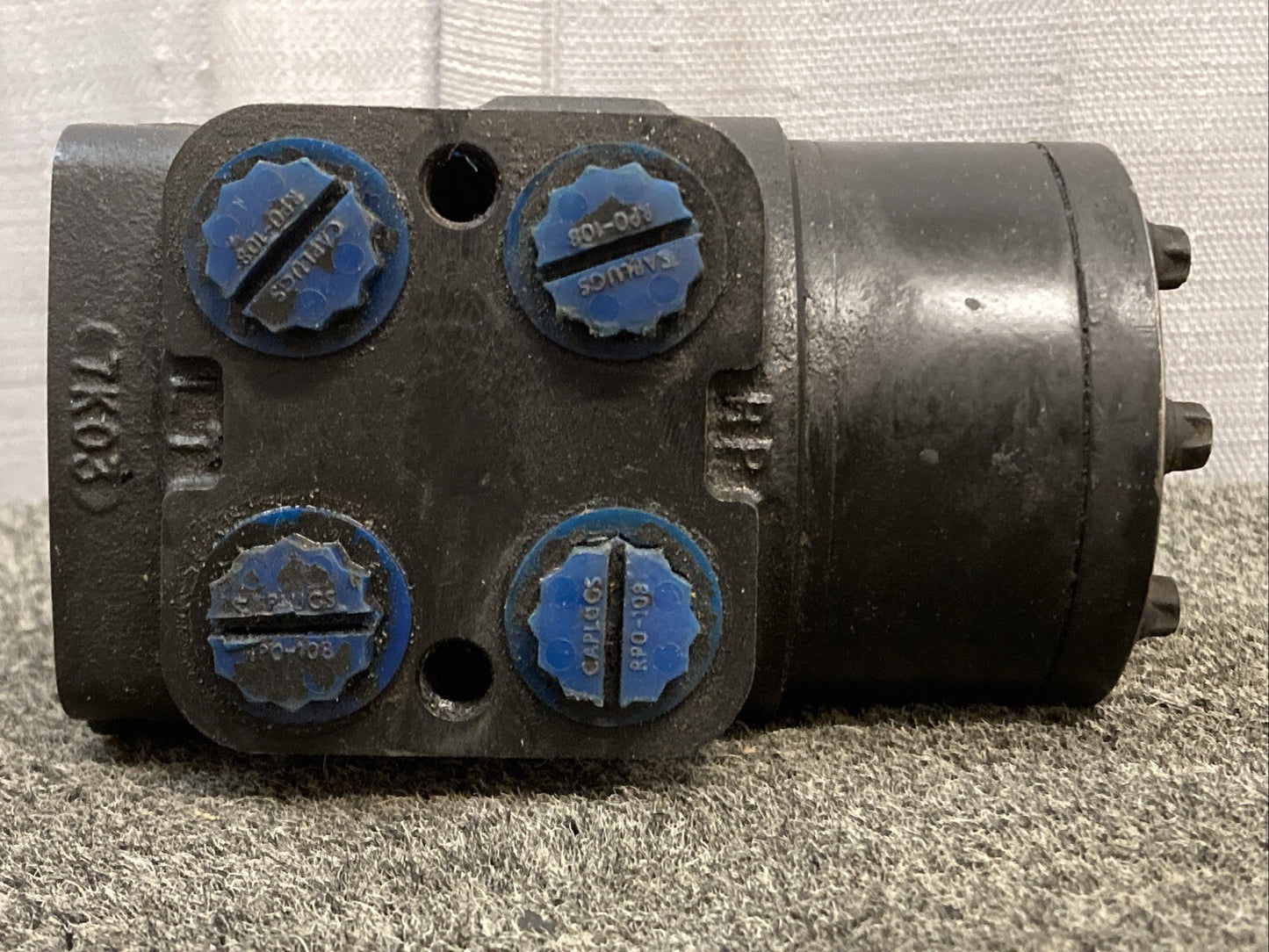 Eaton 2121006-002 14.1 Cu. Inch Closed Center Steering Valve – 6 Series