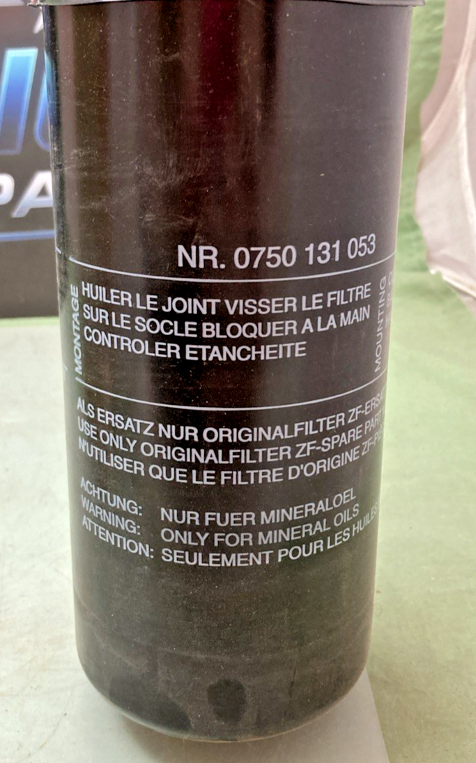 New Genuine CNH 185161A1 Oil Filter