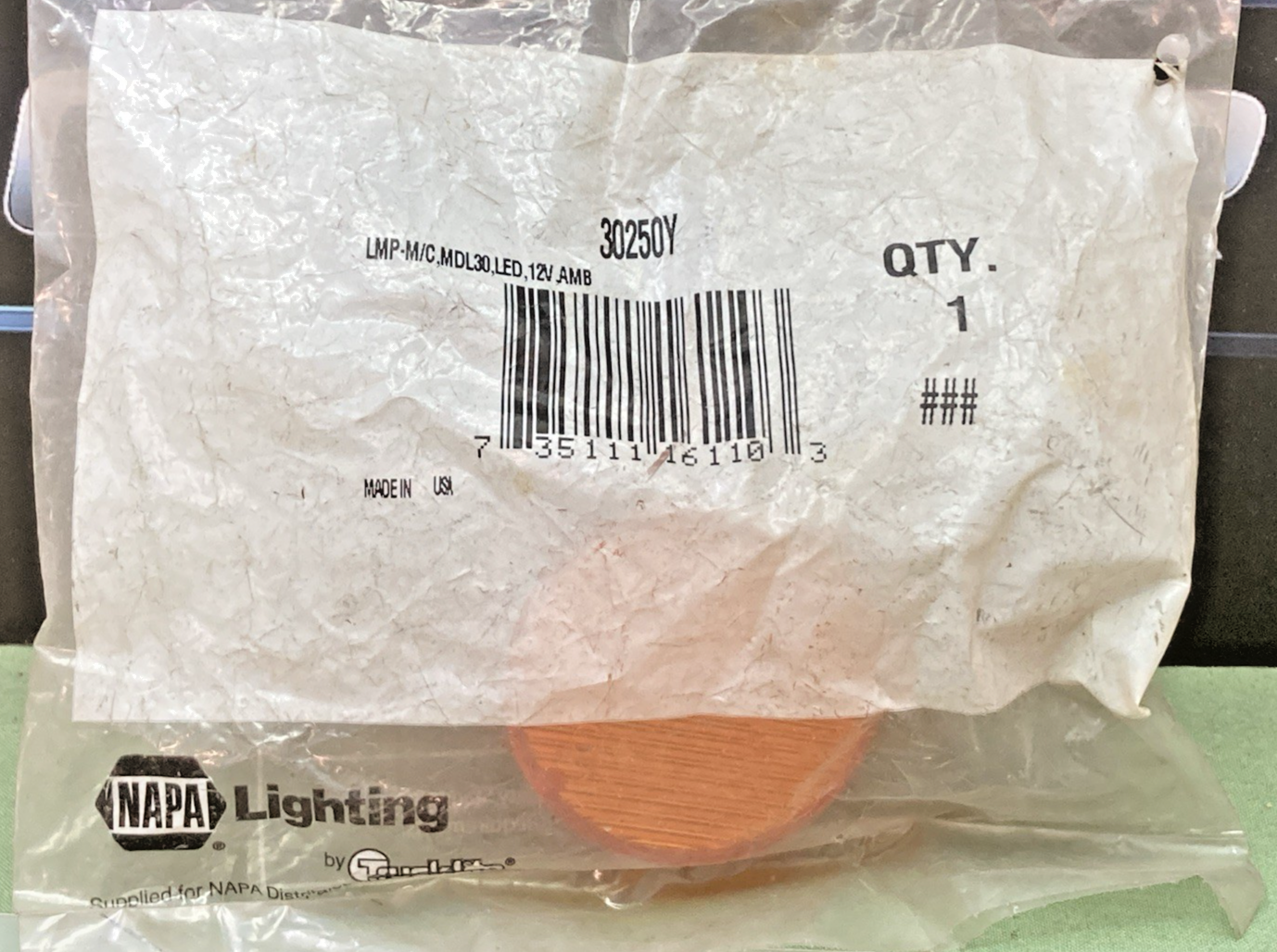 New Genuine Napa 30250Y Marker Clearance Light Amber 12V