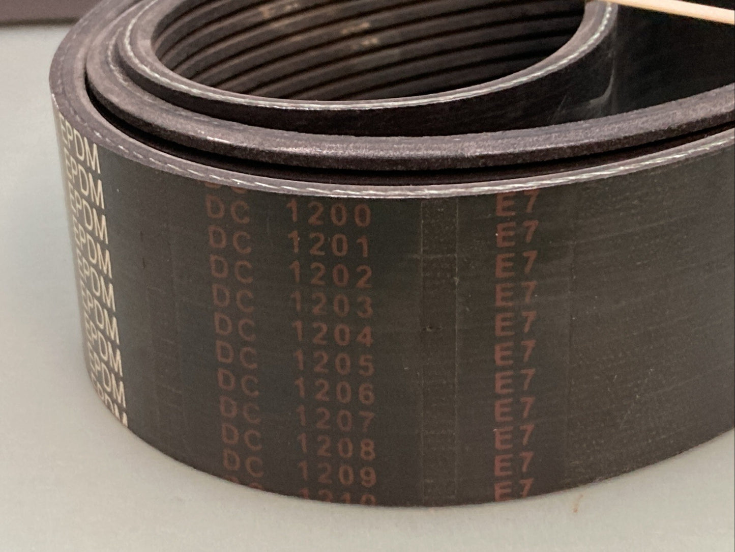 New Replaces Gates 12PK1212 EPDM Heavy-Duty Micro-V Serpentine Drive Belt
