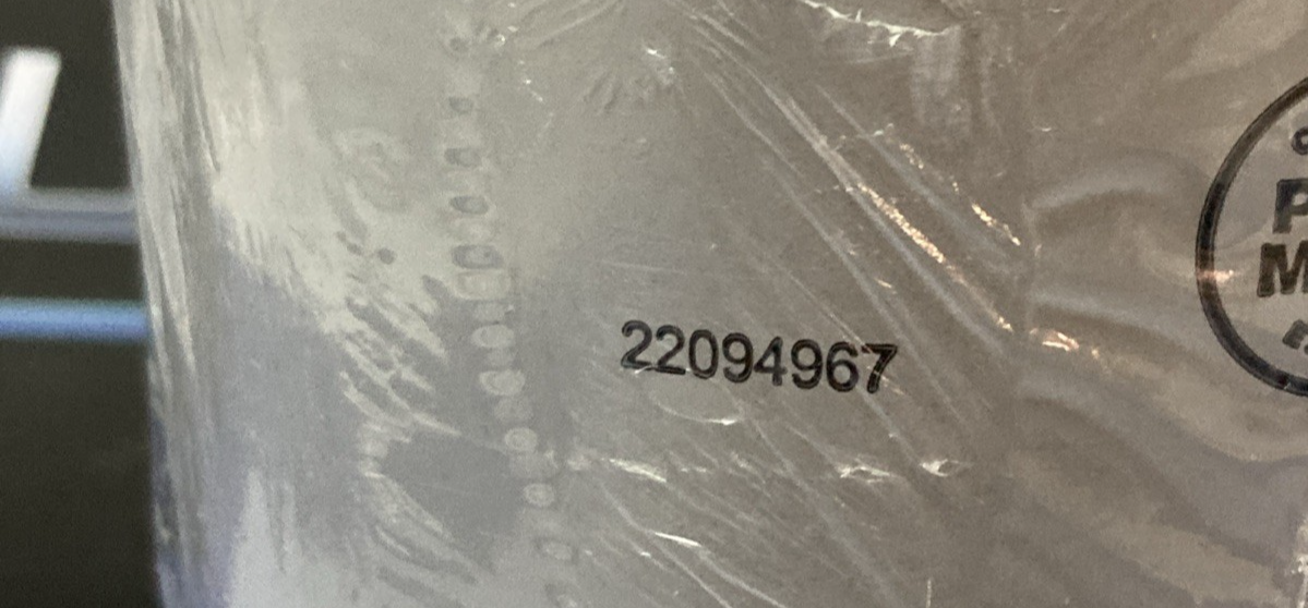 NEW GENUINE MACK 22094967 ENGINE FUEL FILTER
