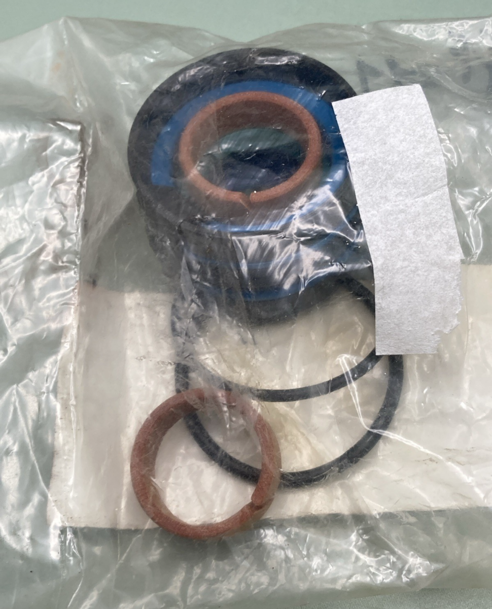 New Genuine Hiab 087.100.0038 Seal Kit