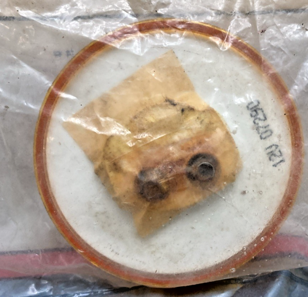 Qty 2 New Genuine Truck-Lite 10205YP 10 Series, Incandescent, Yellow Round Light