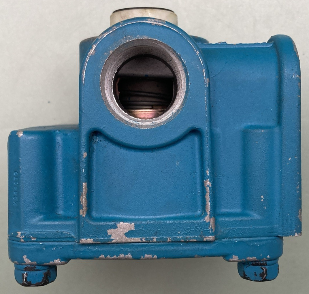 New Genuine Bendix T-294866-D Relay Valve