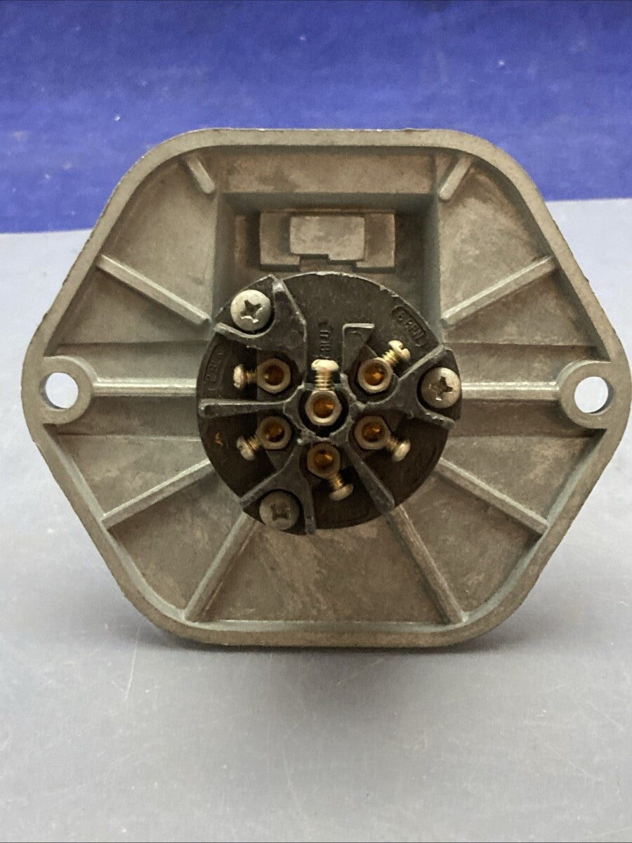 New Genuine Pollak SAE560 7-Pole Trailer Wiring Connector Socket
