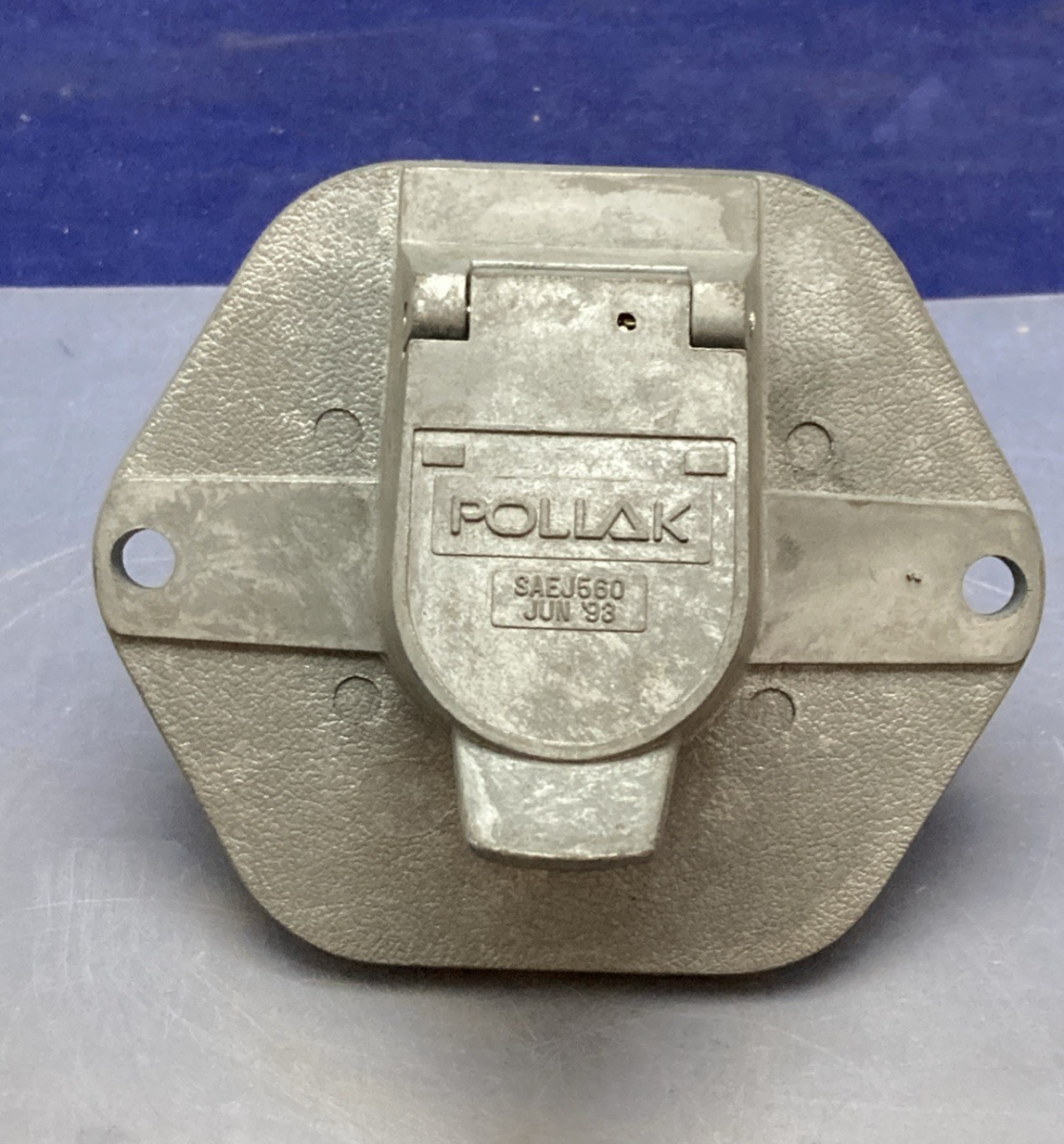 New Genuine Pollak SAE560 7-Pole Trailer Wiring Connector Socket
