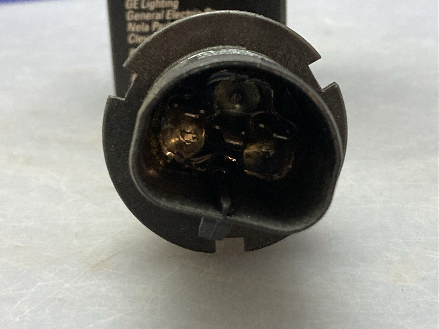 New Genuine GE 9004 XL Halogen Lightbulb