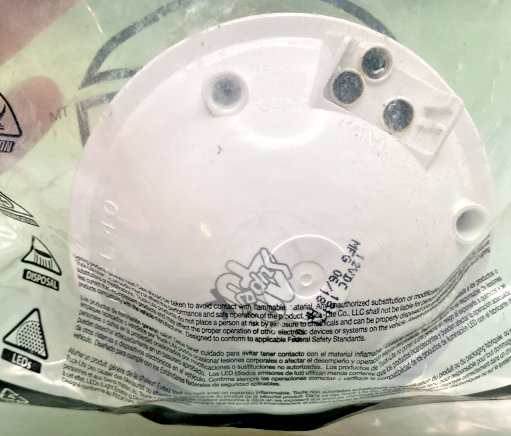 New Genuine Truck-Lite 40242Y Super 40 Turn Signal / Parking Light