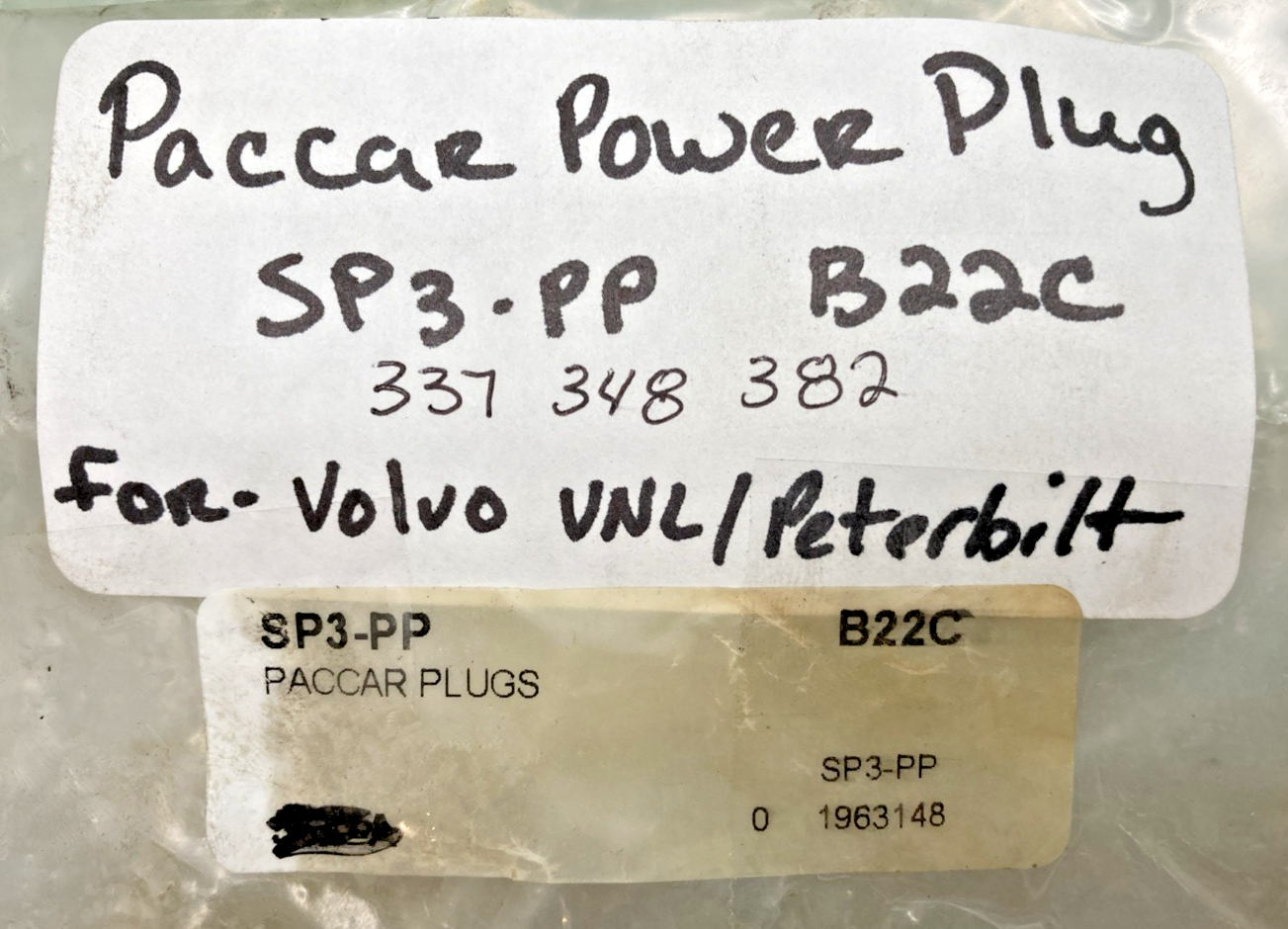 New Genuine Paccar SP3-PP B22C 337 348 382 Power Plug, For: Volvo VNL, Peterbilt