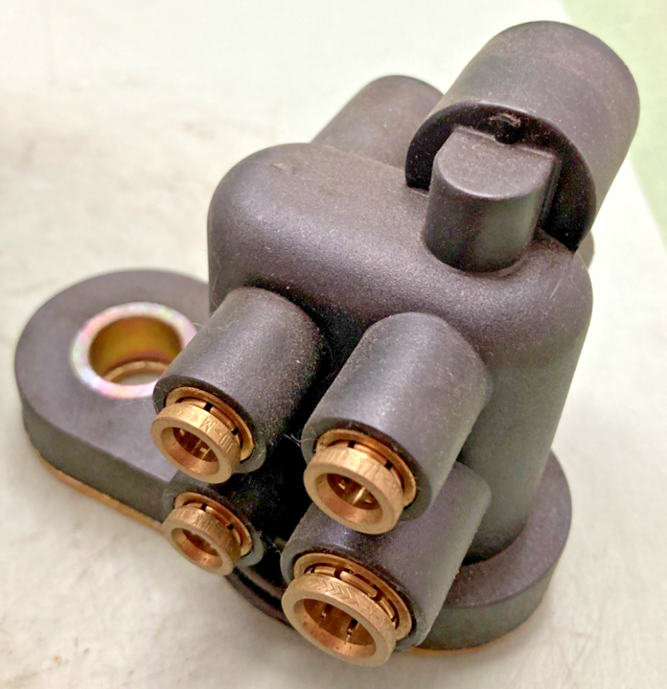 New Genuine Wabco 934 899 074 0 Manifold Protection Valve