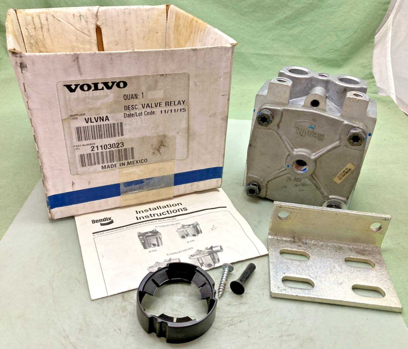 New Genuine Bendix 21103023 Relay Valve