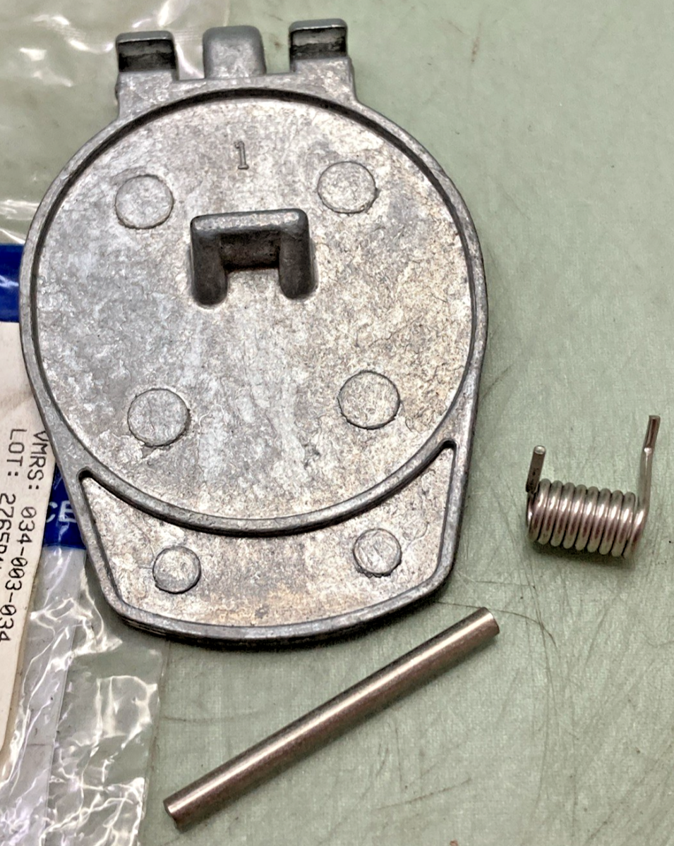 New Genuine Philips 15-796 Trailer Receptacle Socket Cover
