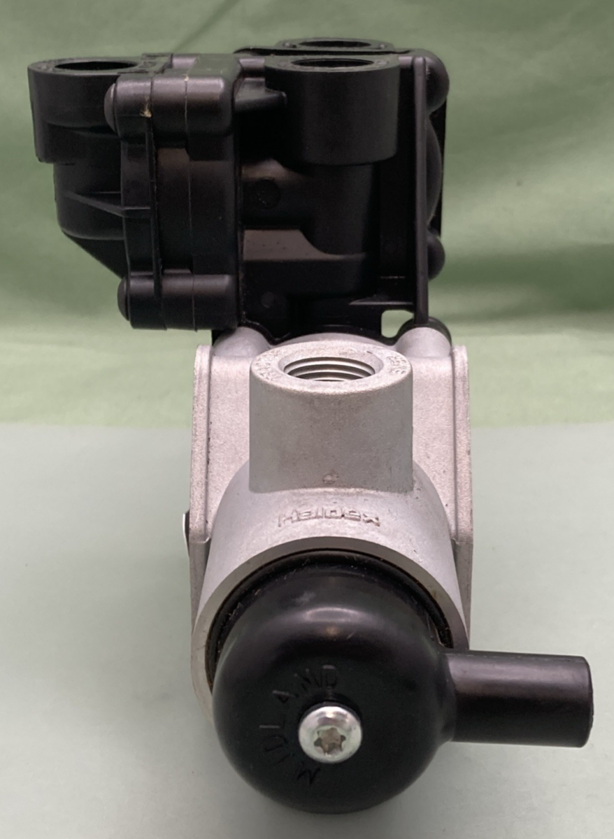 New Genuine Haldex KN34110 Tractor Protection Valve