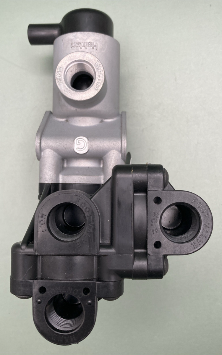 New Genuine Haldex KN34110 Tractor Protection Valve