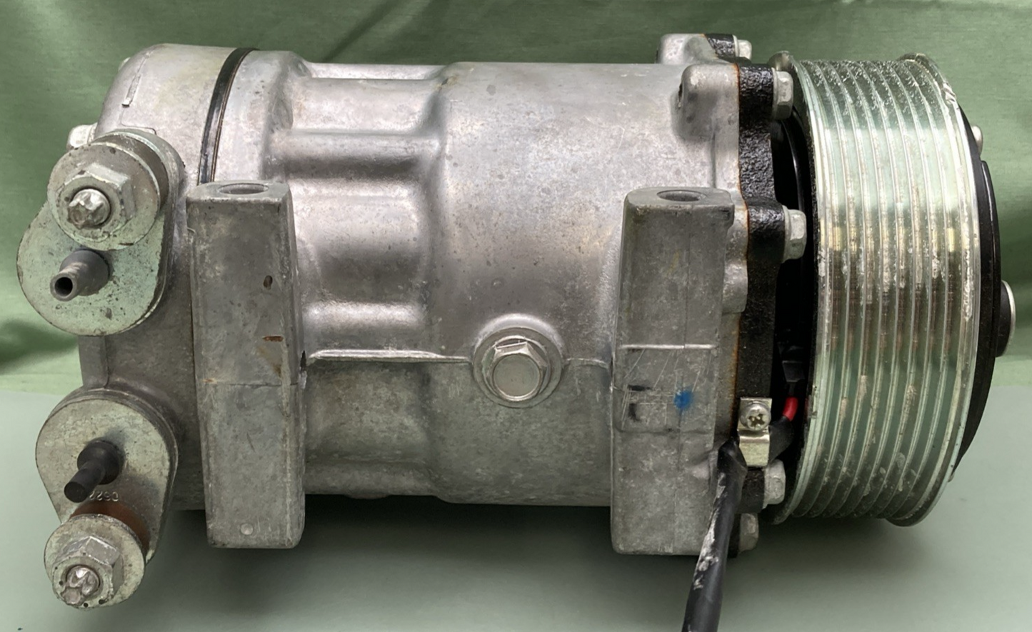 New Genuine Sanden 4418 AC Compressor