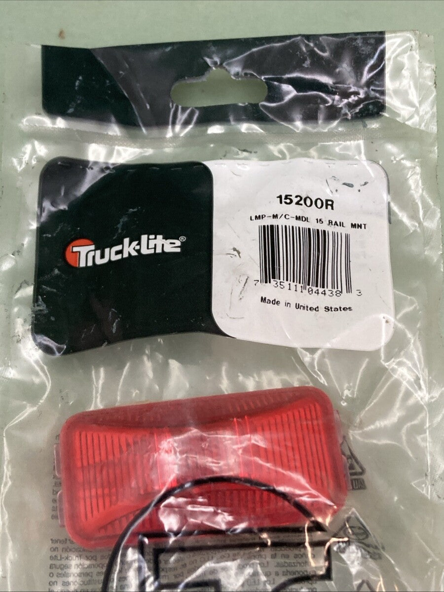 Qty 2 New Genuine Truck Light 15200R 15 Series Marker Clearance Light Incandesce