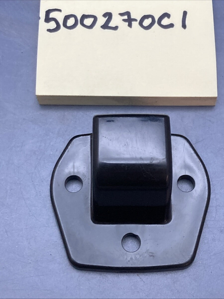New Replaces International 500270C1 Hood Latch Cover Retainer