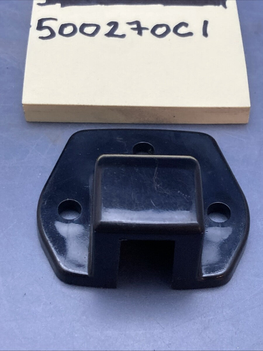 New Replaces International 500270C1 Hood Latch Cover Retainer