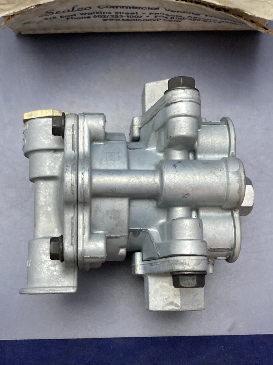 New Genuine Sealco 110171 1/2" And 3/8" Reservoir Ports Spring Brake Valve