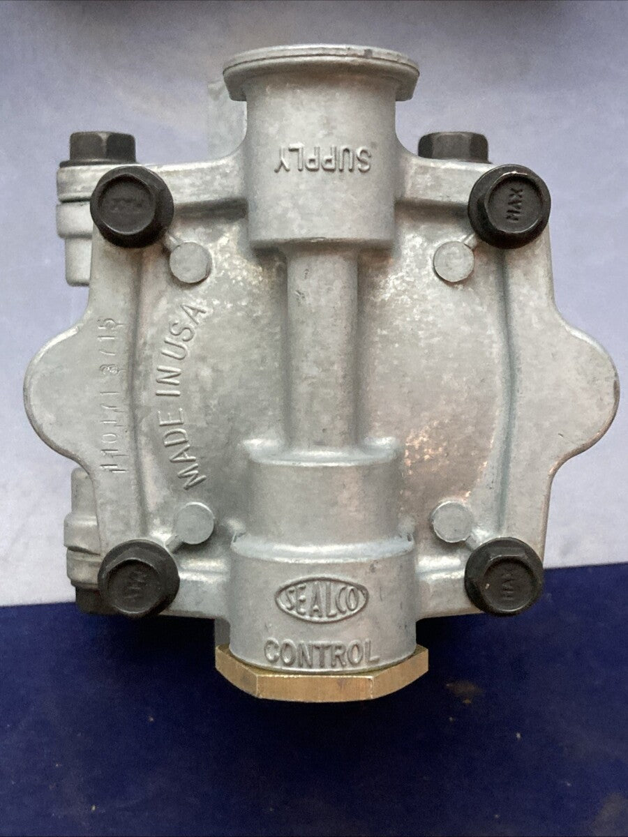 New Genuine Sealco 110171 1/2" And 3/8" Reservoir Ports Spring Brake Valve
