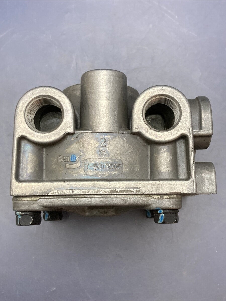 New Genuine Bendix T-5019505 Brake Relay Valve Replaces 23888462, K146345