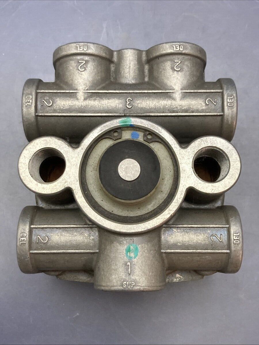 New Genuine Bendix T-5019505 Brake Relay Valve Replaces 23888462, K146345