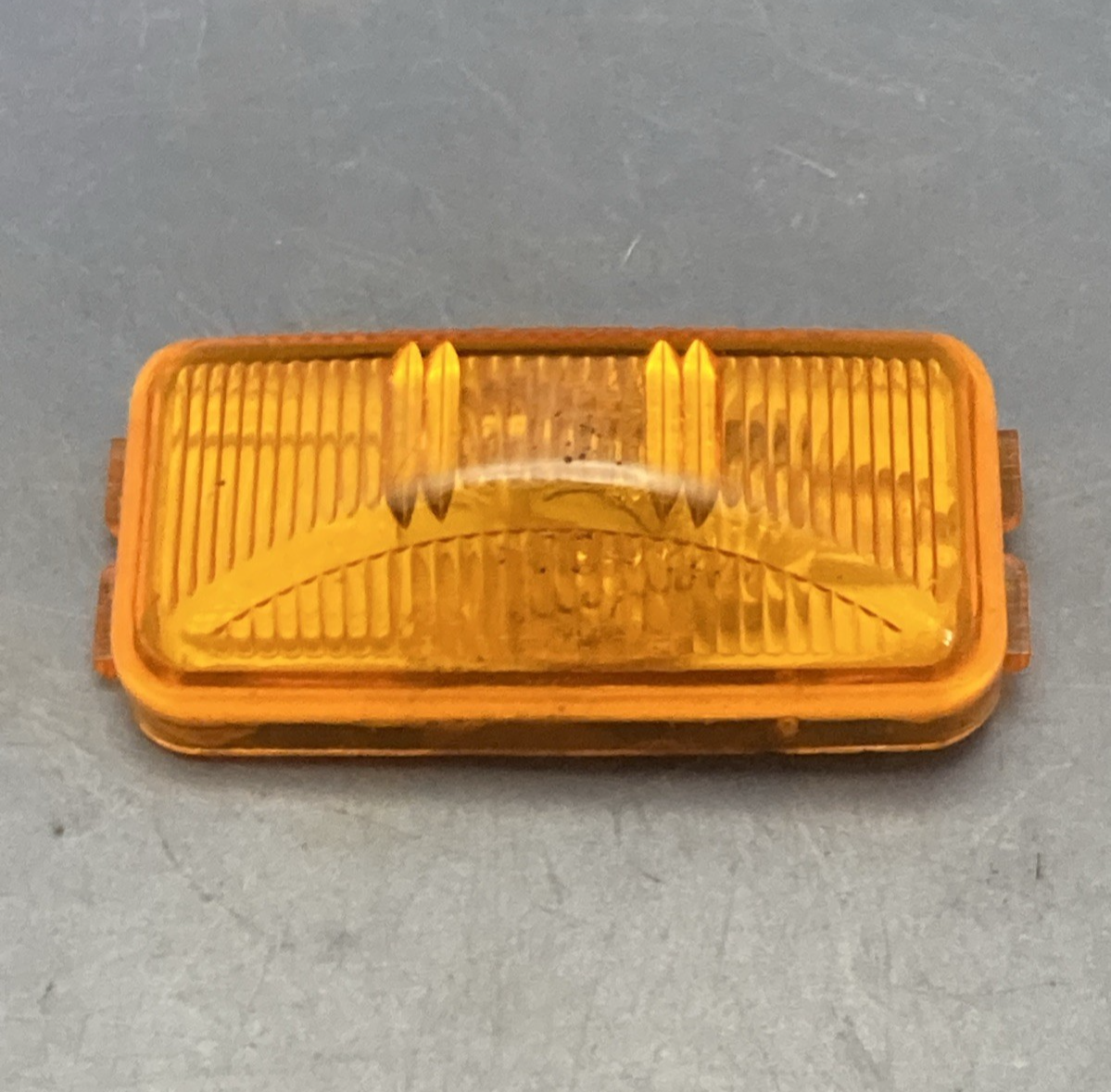 Genuine Truck-Lite 15206 Model 15 Amber Lamp