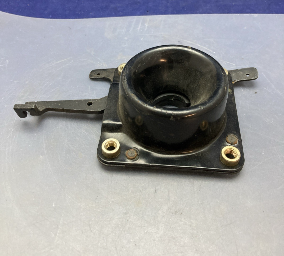 New Replaces Volvo 20565618 Hood Latch Replaces 20356095, 20356096