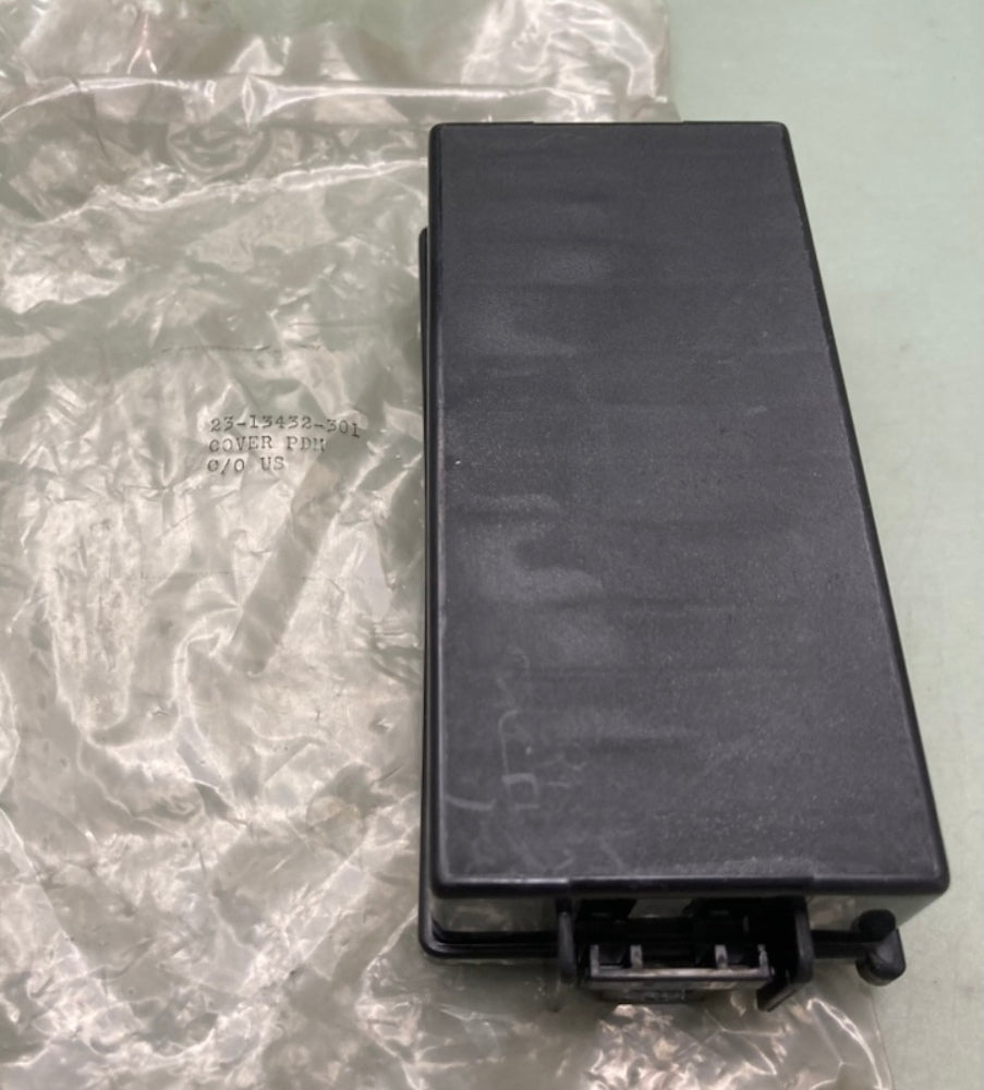 Replaces Freightliner 23-13432-301 CONN COV New
